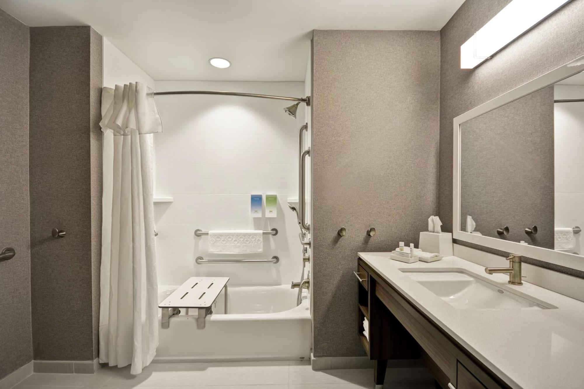 Home2 Suites By Hilton Queensbury Lake George Εξωτερικό φωτογραφία